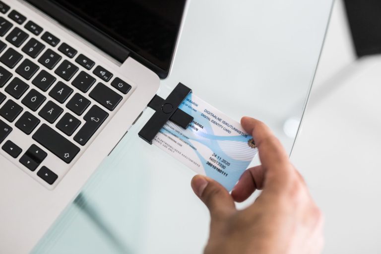 Company formation with e-resident card